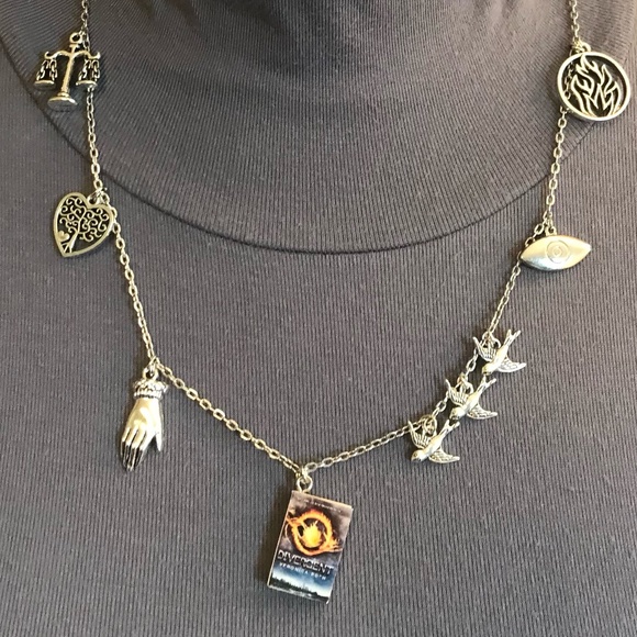 Divergent by Veronica Roth Handmade Literature Necklace, Book Cover, 3 Birds - Picture 2 of 16